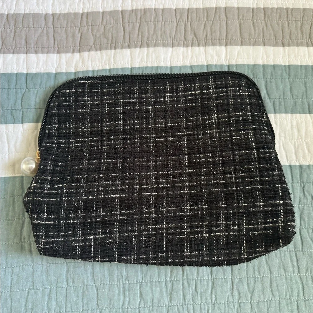 Ulta Black Tweed Pearl Zip Makeup Bag